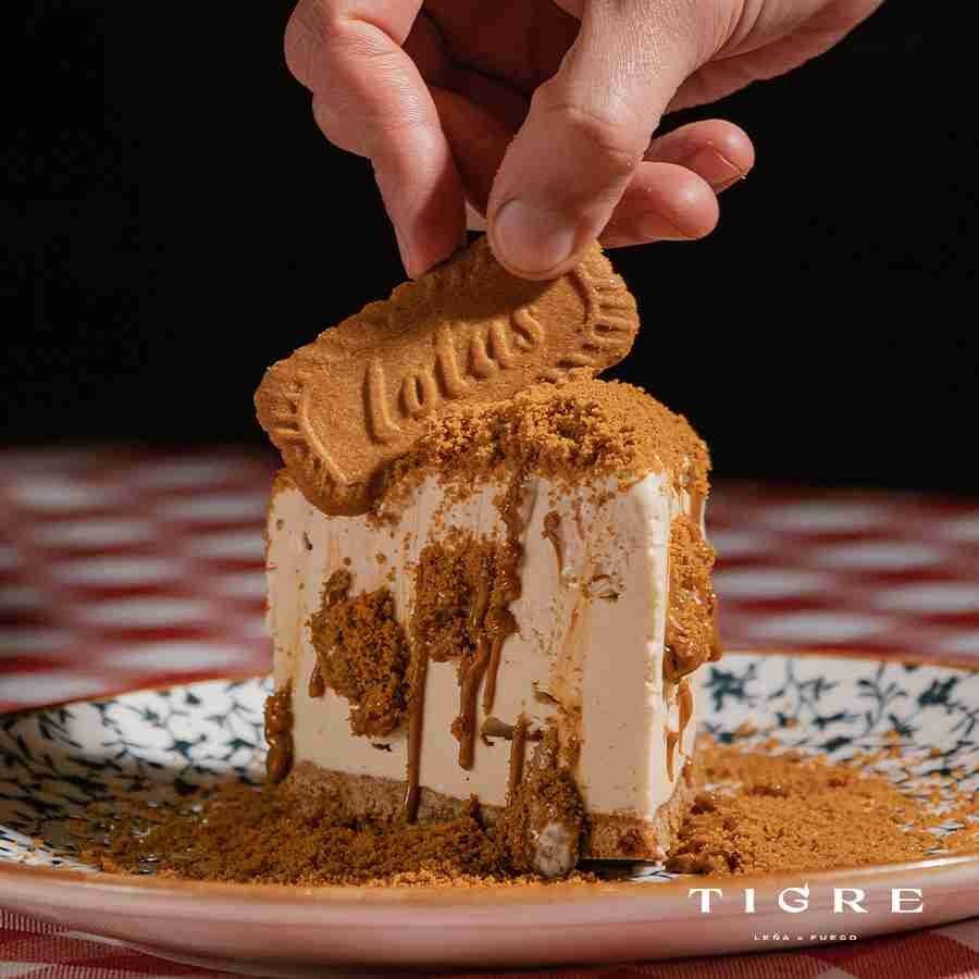 Lotus Cake